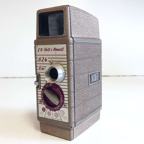 VINTAGE G.B.-BELL and HOWELL 624 8MM MOVIE CAMERA WITH KODAK FILM