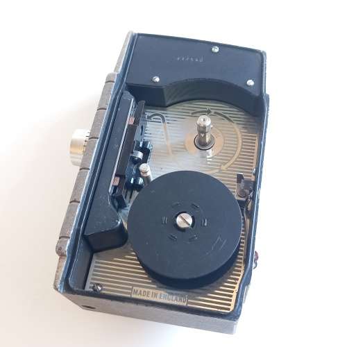 VINTAGE G.B.-BELL and HOWELL 624 8MM MOVIE CAMERA WITH KODAK FILM