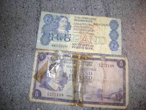 DE JONGH R5 REPLACEMENT R5 -AND A GERHARDT DE KOCK REPLACEMENT R2 BANKNOTES. SEE DESCRIPTION