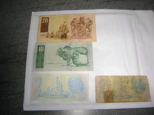 GERHARD DE KOCK BANKNOTES. SEE DESCIPTION. BID PER NOTE TO TAKE ALL 4.