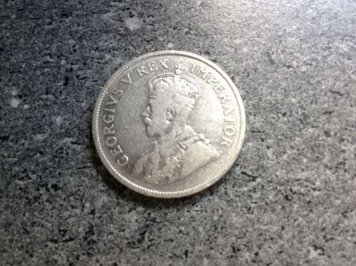 1924 SILVER UNION HALF CROWN. SILVER 11.31 GRAMS. GREAT CONDITION.