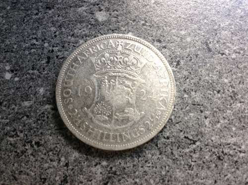 1924 SILVER UNION HALF CROWN. SILVER 11.31 GRAMS. GREAT CONDITION.