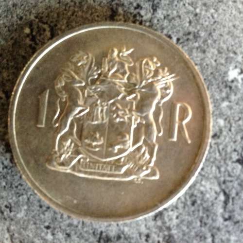 1969 SILVER RSA  ONE RAND COIN.