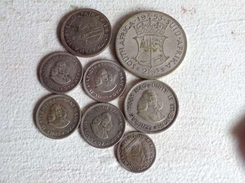 COLLECTION OF SOUTH  AFRICAN SILVER COINS.  19 GRAMS OF FiNE SILVER. GOOD CONDITION.