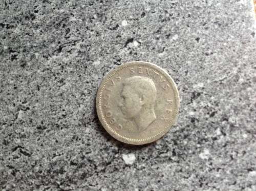 1949 MORE SCARCE SILVER UNION SIXPENCE COMING IN AT A MINTAGE OF 197,088 ONLY.