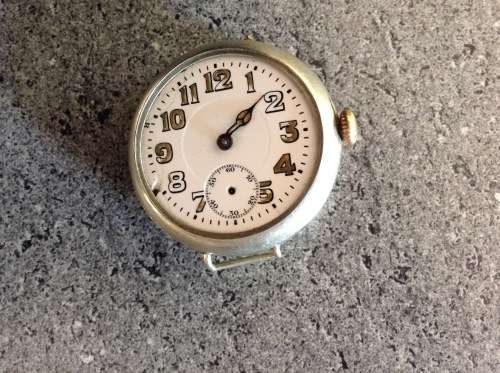 ULTRA RARE  TRENCH WRIST WATCH ,FIRST USED BY ARMY OFFICERS . SPARES AND PARTS ONLY. SEE DESCRIPTION
