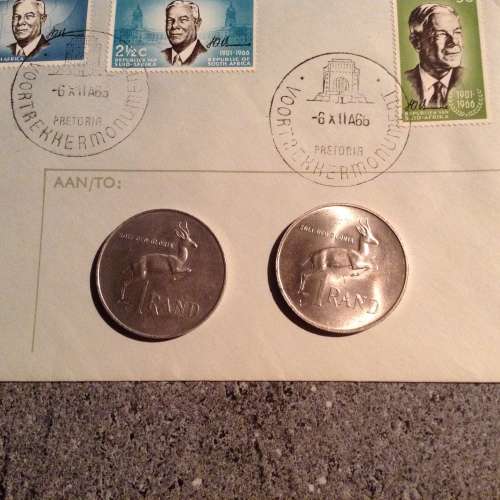 1967 SILVER H.F. VERWOERD ENG.AND AFR. 1RAND COINS IN COMMEMERATIVE VERWOERD FDC.