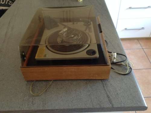 VINTAGE BSR (BETTER SOUND REPRODUCTION) BRITISH TURNTABLE. WORKING IN GOOD CONDITION.SHIPPING R150.