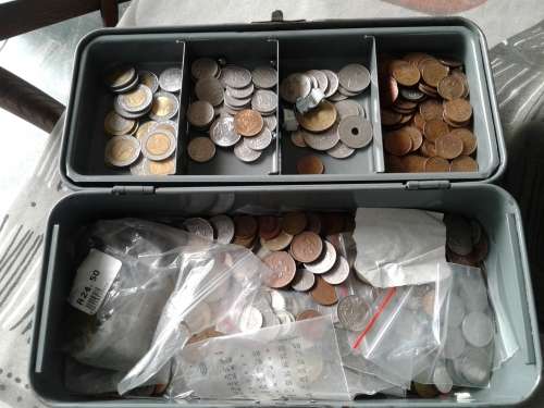100 WORLD COINS IN AUTHENTIC COMPLETE MONEY BOX.BID 1 COIN TAKING ALL 100.