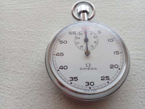 FULLY FUNCTIONAL RARE OMEGA STOP WATCH.