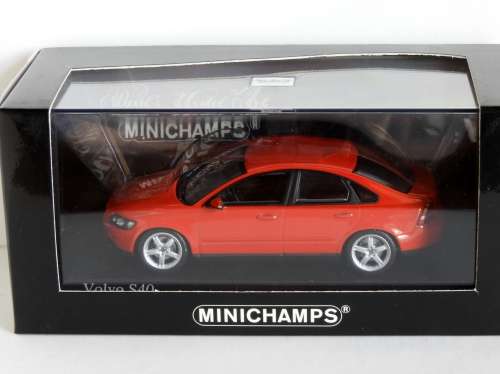 Volvo S40 by (2003) Minichamps