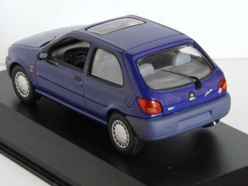 Ford Fiesta (1995) by Minichamps