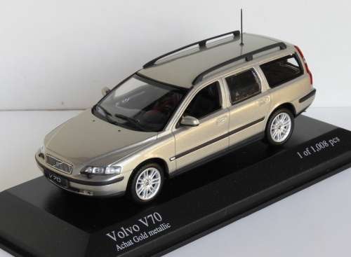 Volvo V70 (2000) by Minichamps
