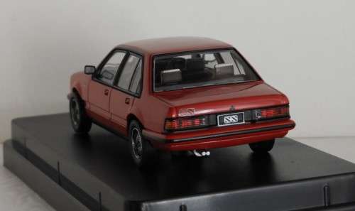 Holden VH Commodore SS (1982) 1:43  TRAX Original Australian Motoring Legends