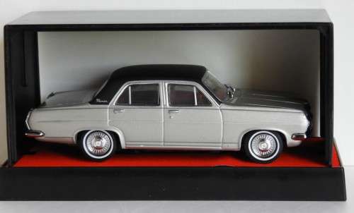 Holden HR Premier Sedan (1966) 1:43 TRAX "The Originals" Series