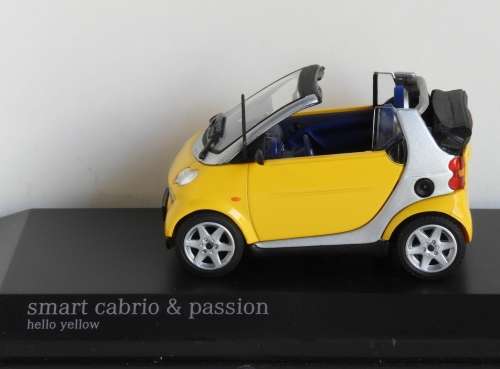 Smart Cabrio and Passion  (2000) 1:43 Minichamps Limited Edition