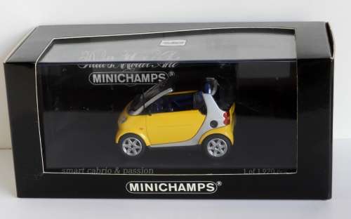 Smart Cabrio and Passion  (2000) 1:43 Minichamps Limited Edition