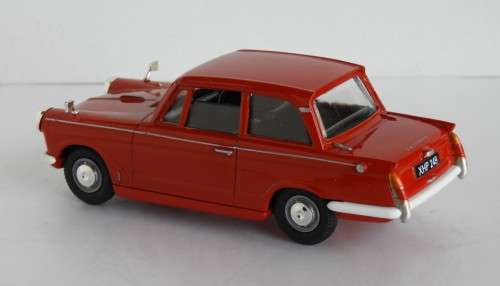 Triumph Herald 1:43 Vanguards Classic Popular Saloons 50's and 60's