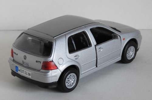 Volkswagen Golf IV  Scale 1/36  by Welly