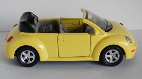 Volkswagen New Golf Convertible  - Scale is probably 1:28 -