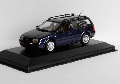 Volkswagen Bora Variant (1999) 1:43 Minichamps