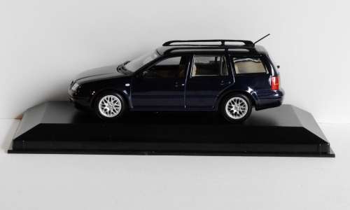Volkswagen Bora Variant (1999) 1:43 Minichamps