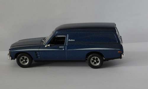 Holden HJ Sandman Van (1974) 1:43 Classic Carlectables (Australia)