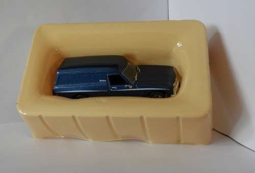 Holden HJ Sandman Van (1974) 1:43 Classic Carlectables (Australia)