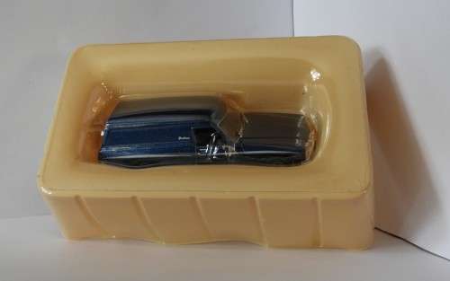 Holden HJ Sandman Van (1974) 1:43 Classic Carlectables (Australia)