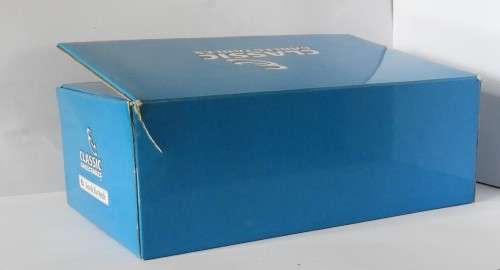 Holden HJ Sandman Van (1974) 1:43 Classic Carlectables (Australia)