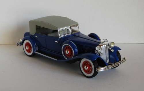 Chrysler Le Baron   (1932) 1:32 Signature Models