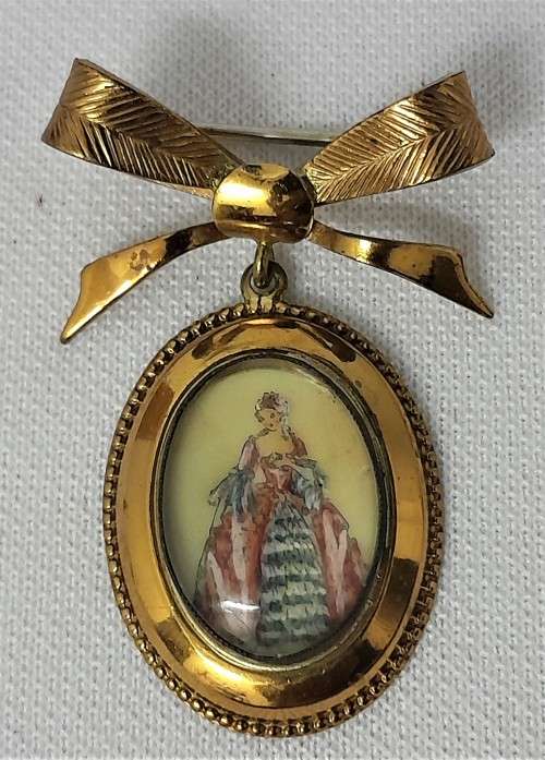 A Vintage TLM Pendant-  see pictures