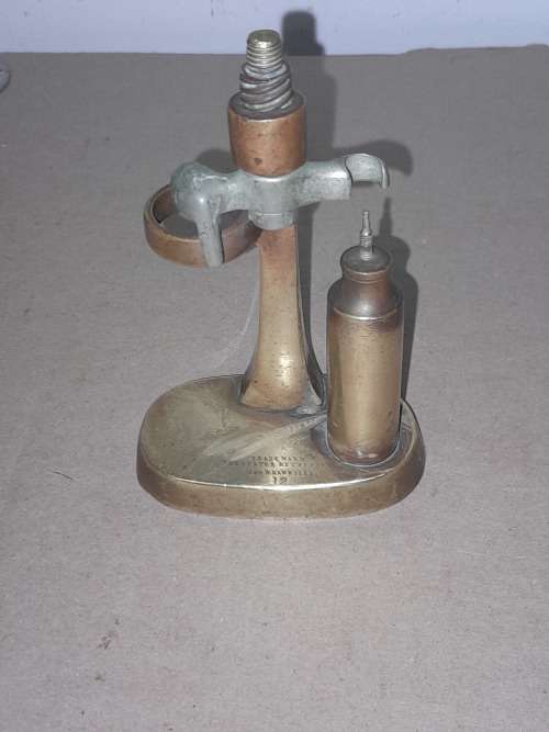 VINTAGE C & JW HAWKSLEY SHOTGUN SHELL RELOADER & A BRASS RECAPPER (missing top handle)