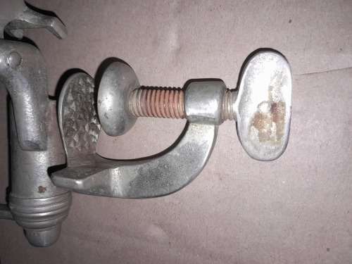 VINTAGE C & JW HAWKSLEY SHOTGUN SHELL RELOADER & A BRASS RECAPPER (missing top handle)