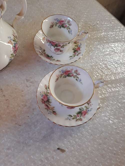 Royal albert moss rose tea set