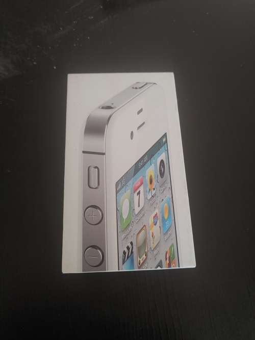Iphone 4s white 16 gb excellent conditon