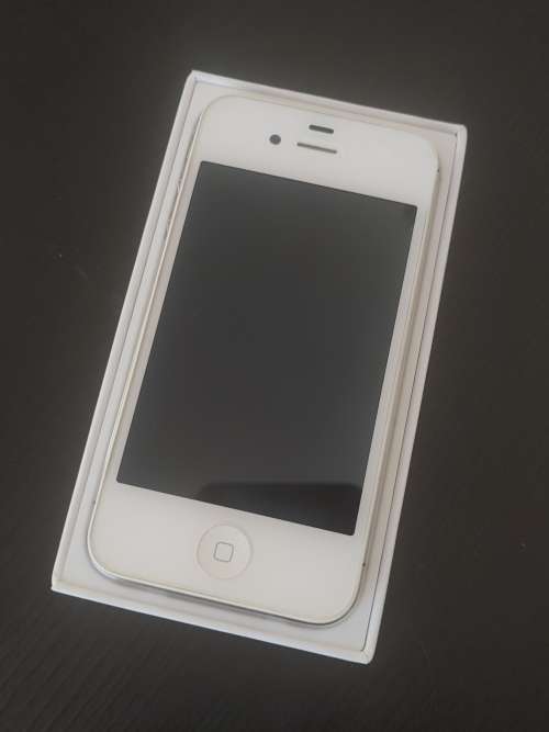 Iphone 4s white 16 gb excellent conditon