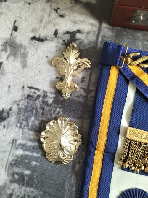 Master mason member masonic apron,gloves,booklet and carry case dont miss out