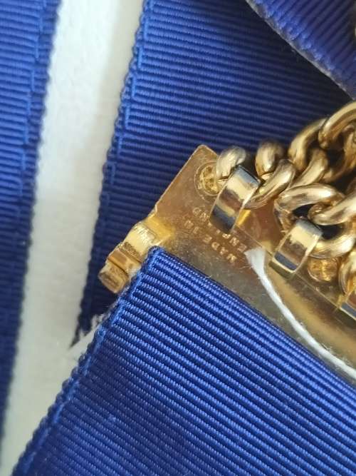 Master mason member masonic apron,gloves,booklet and carry case dont miss out