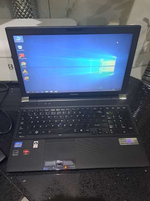 4x Toshiba icore 7 laptops new 500gb hardrive  all for one bid