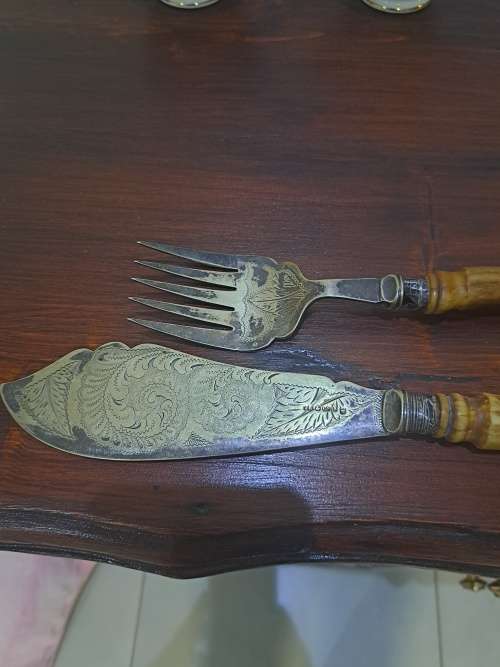 Antique english fish servers extremly old what a beautifull piece