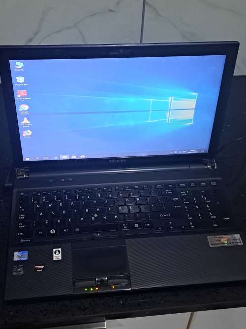 Toshiba icore 7 2.8 ghz laptop