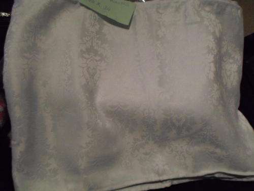 Stunning White Damask Runner set