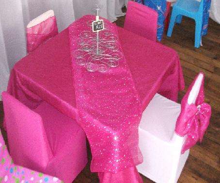 Party Sets! 4 Covers + 1 matching Tablecloths, 1 Runner, 4 Ties