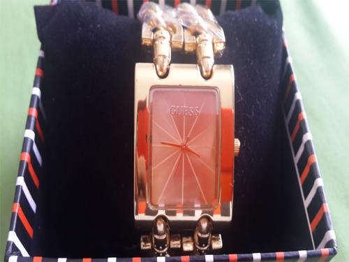 ** STUNNING ** New GUESS Ladies Watch ** R2799 **