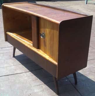 sideboard REDUCED!!! was R650-00