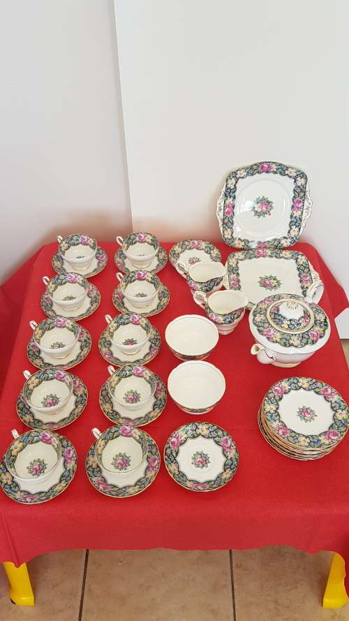 Paragon Gingham Rose Fine Bone China Tea Set