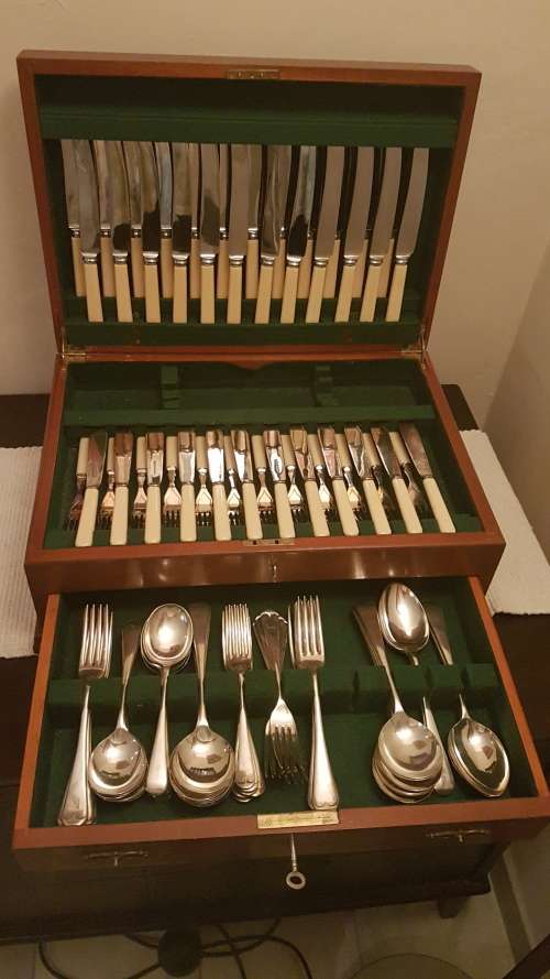 Vintage Sheffield Bone Handle Cutlery Set 102pc in Original Display Box