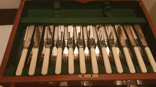 Vintage Sheffield Bone Handle Cutlery Set 102pc in Original Display Box