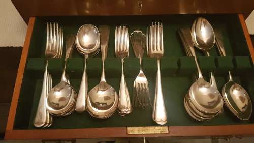 Vintage Sheffield Bone Handle Cutlery Set 102pc in Original Display Box